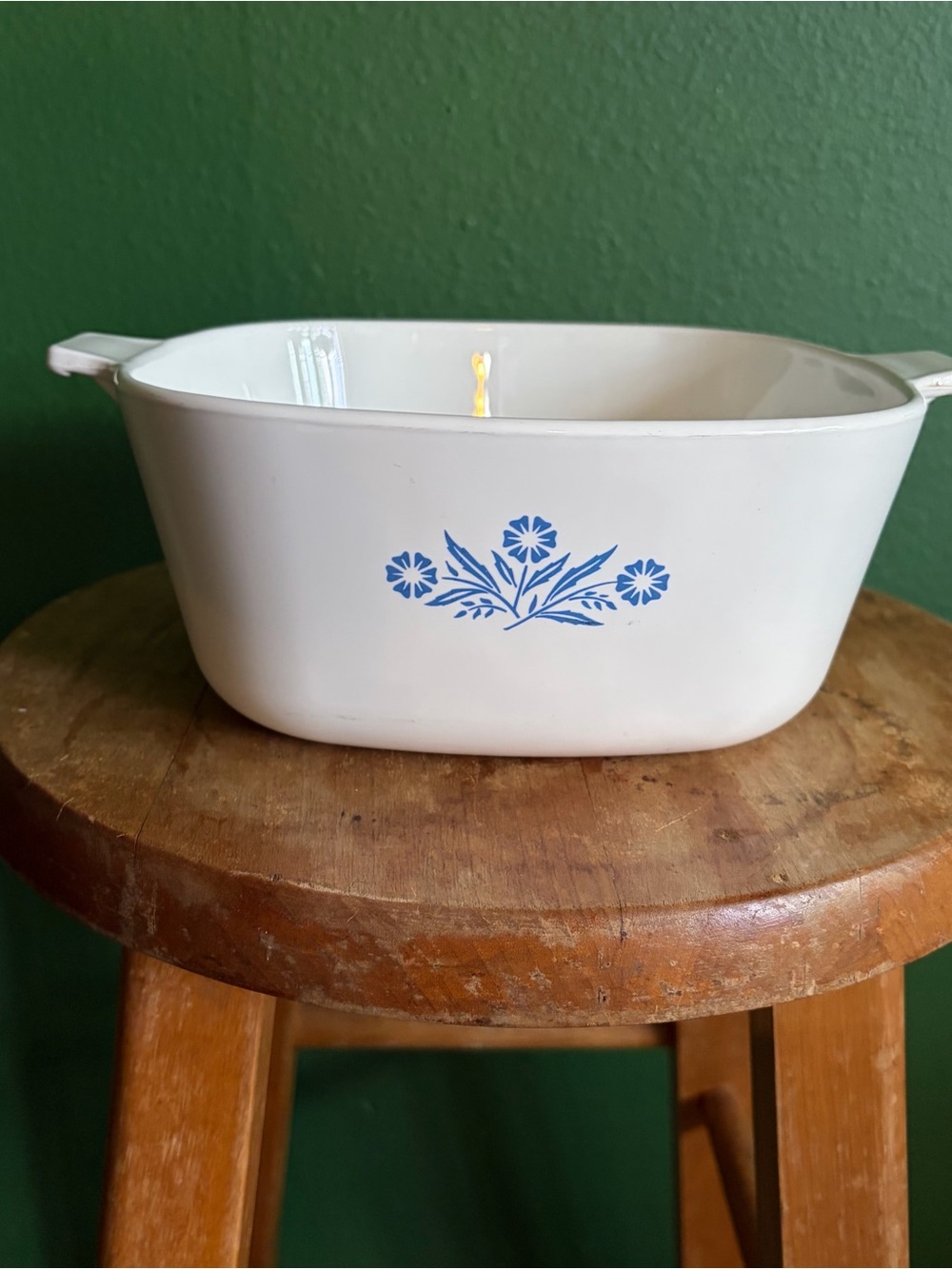Vintage Corningware Casserole dish in 2.5 quart with Blue Cornflower pattern